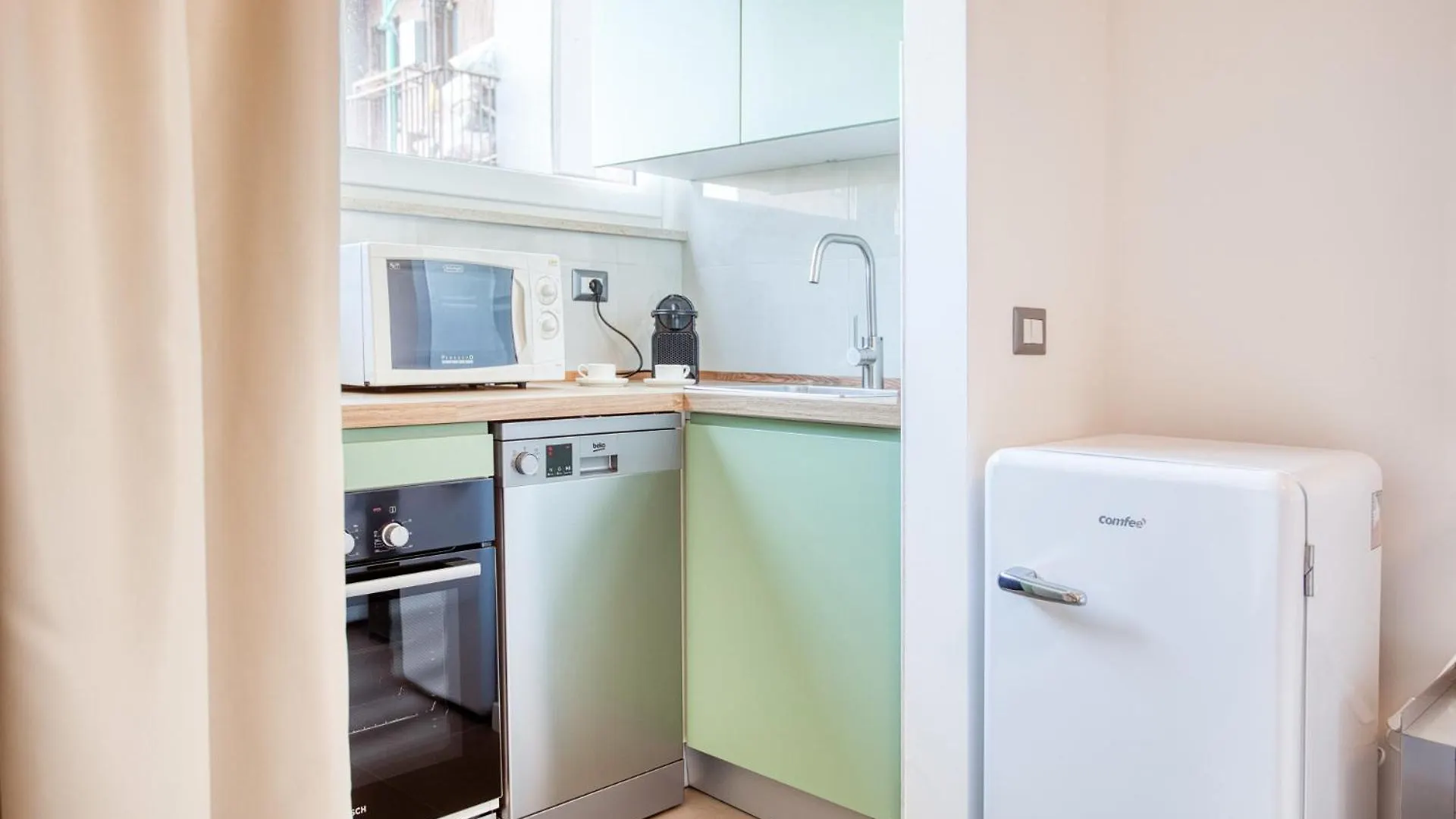 Easylife - Mono Con Balcone In Sant'Agostino Apartment Milan 0*,  Italy